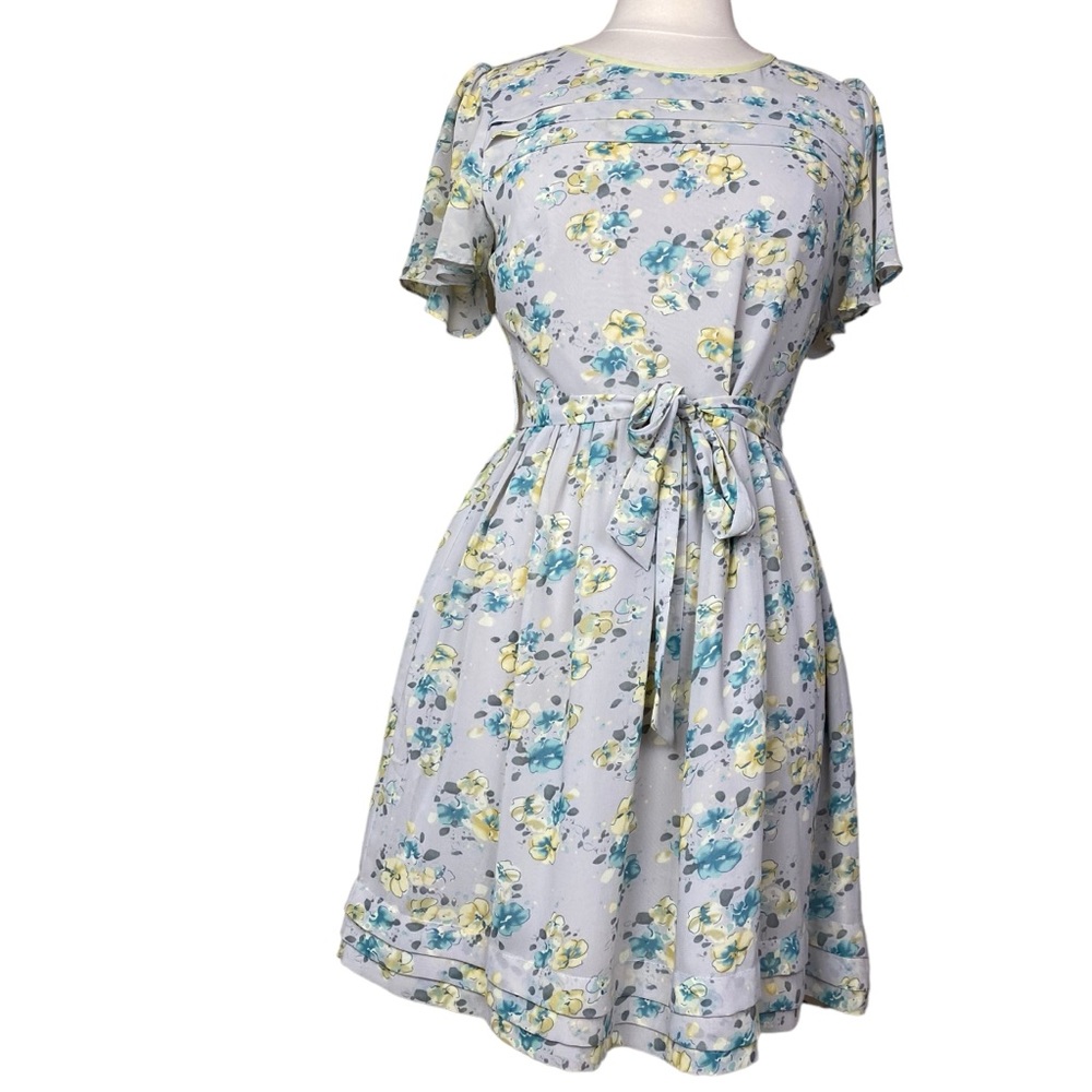 ModCloth DARLING FLORAL NICOLA TEA DRESS Eomens Sz Medium